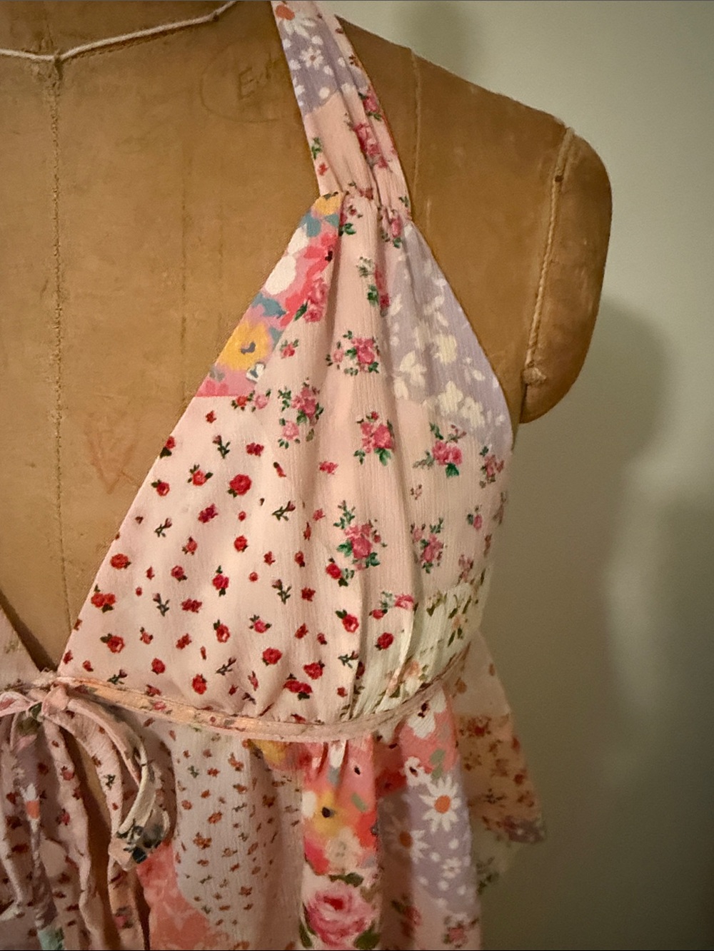 SHEIN Pink Patchwork Floral Halter Peplum Camisole - Picture 7 of 8
